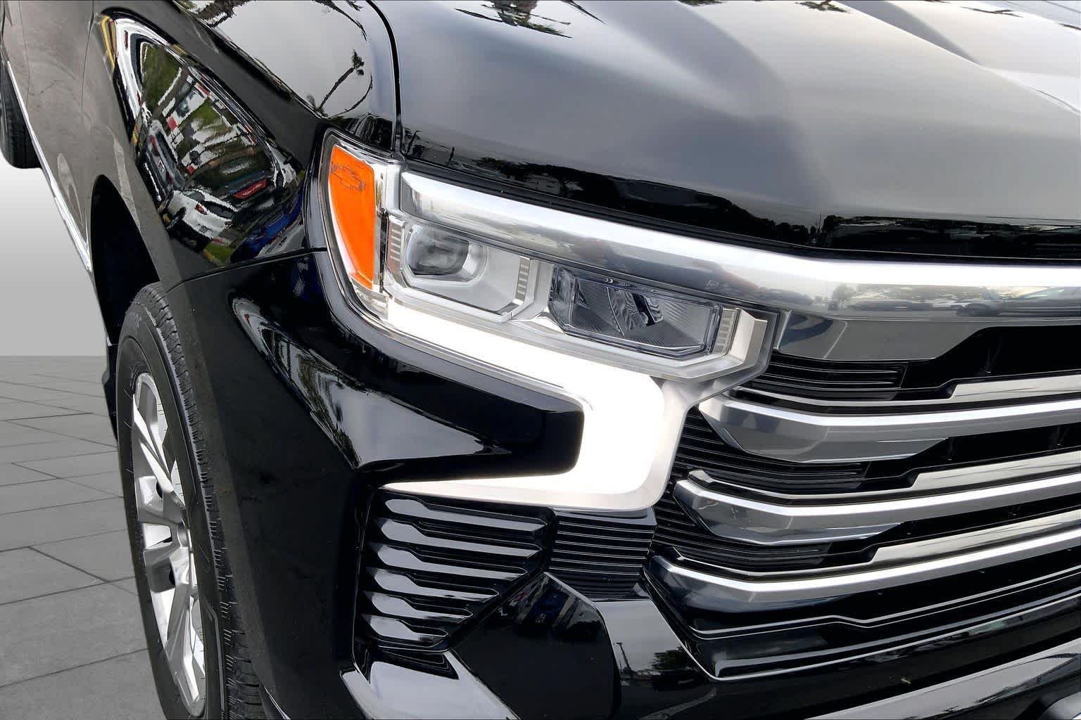 Used 2024 Black Chevrolet High Country image 27