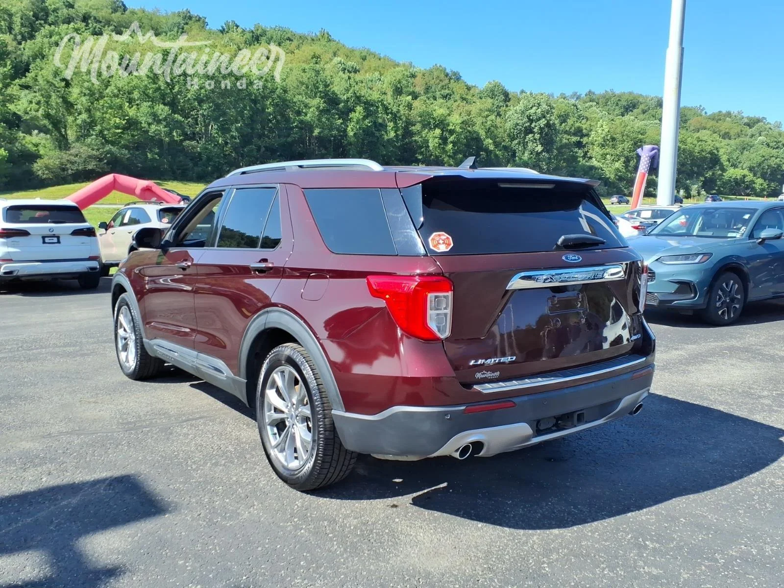 Used 2022 Burgundy Velvet Metallic Tinted Clearcoat Ford Limited image 5