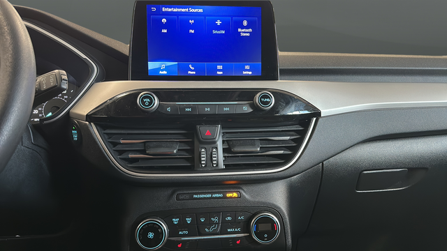 Used 2020 Magnetic Metallic Ford SE image 14
