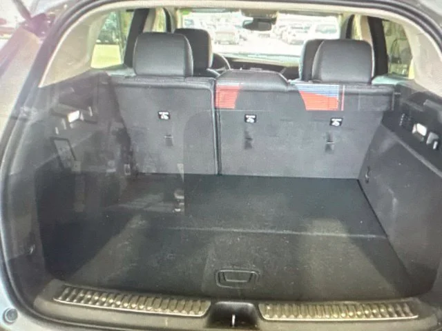 Used 2021  Buick Preferred image 7