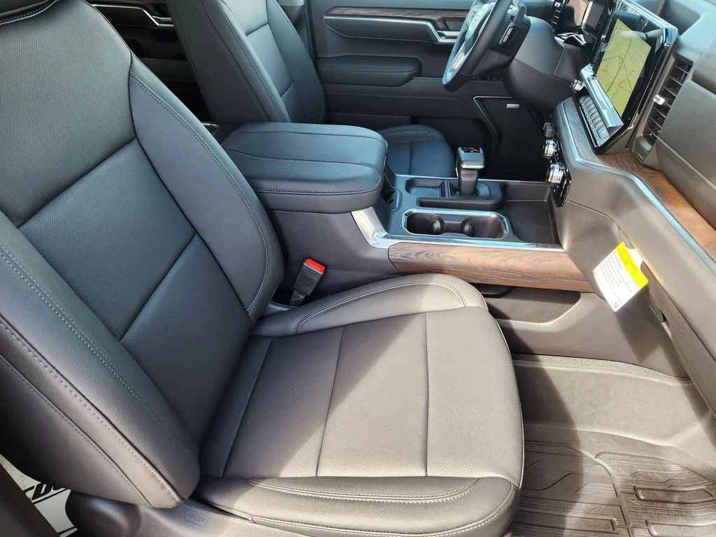 2026 GMC Sierra 1500 SLT - Photo 10