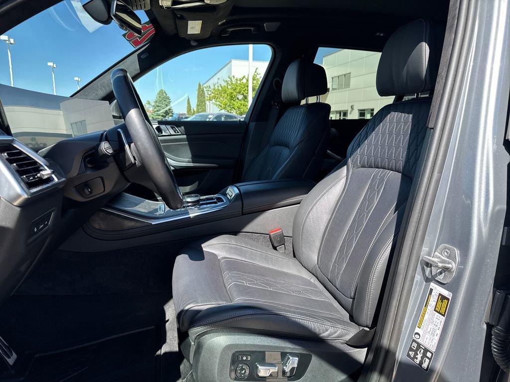 2025 BMW X7 M60i - Photo 13