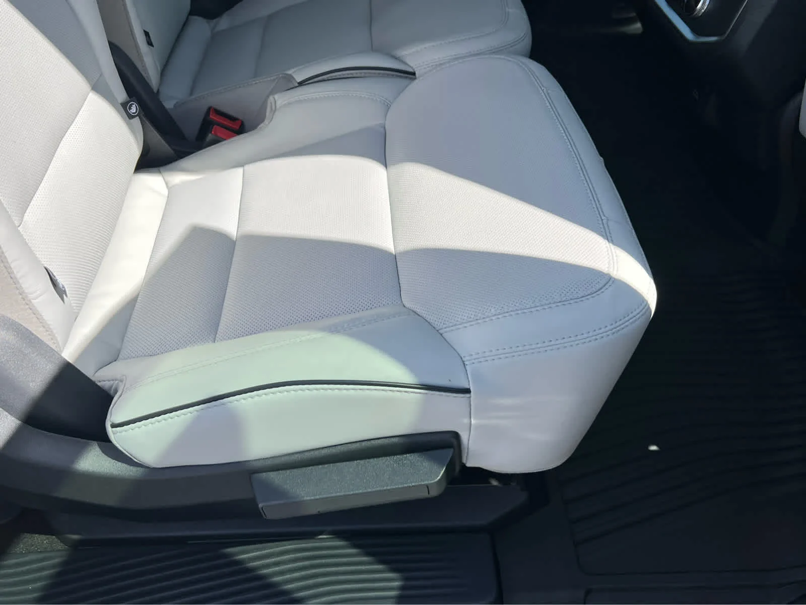 New 2026 Agate Black Metallic Ford MAX Platinum® image 22