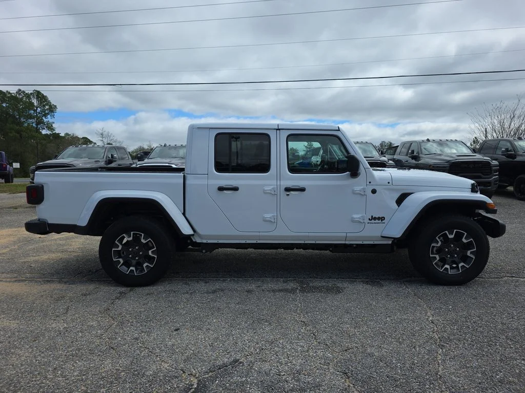 New 2026 Bright White Clear-Coat Exterior Paint Jeep Sahara image 3