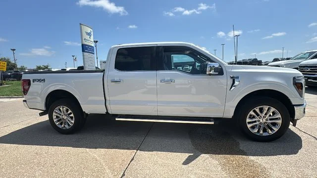 Used 2025 White Ford Lariat image 14