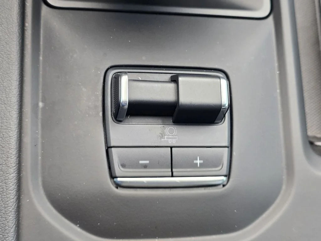 Used 2025 Sterling Metallic GMC Denali image 22