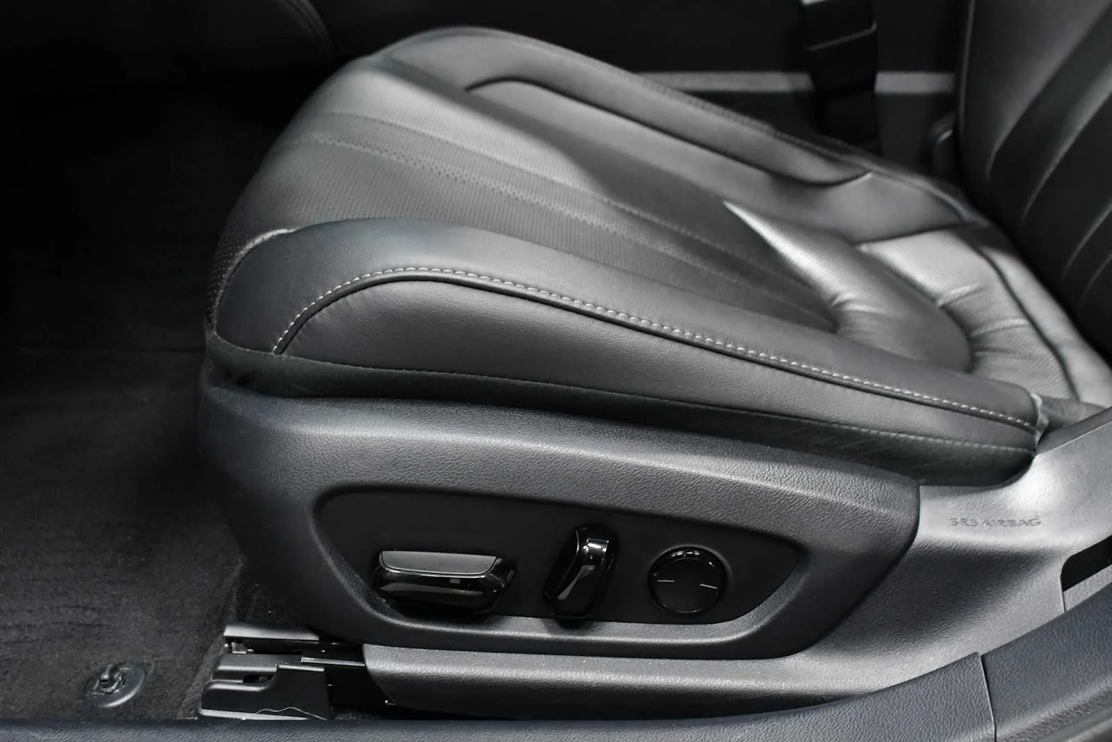 Used 2023 Iridium Lexus F SPORT Handling image 16