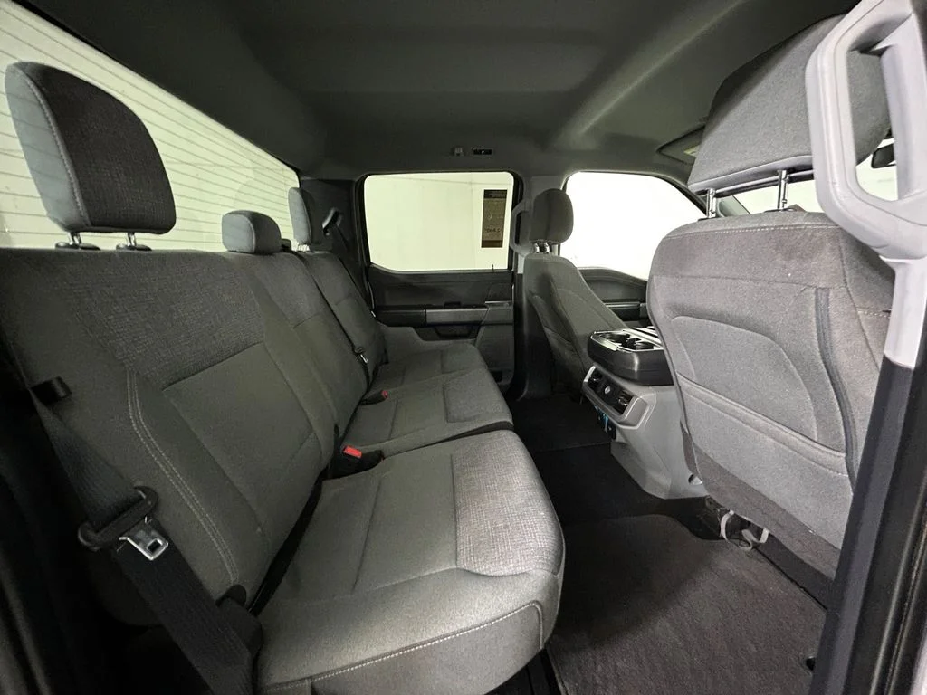 Used 2024 Silver Ford XLT image 17