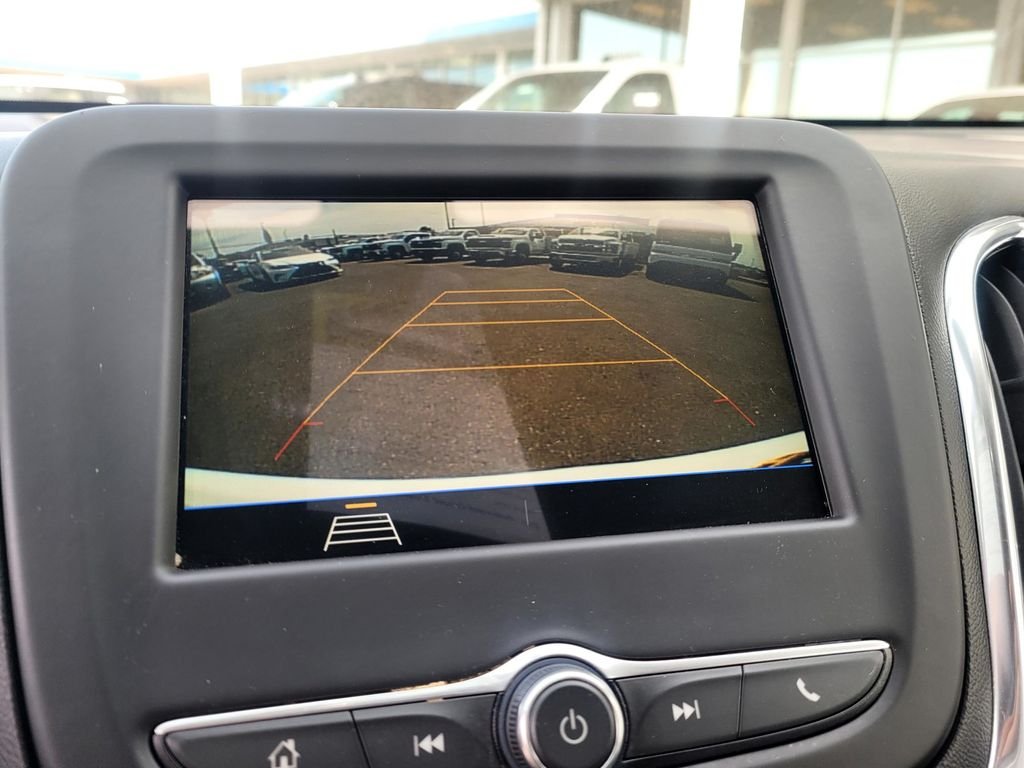 Used 2019 White Chevrolet LS image 10