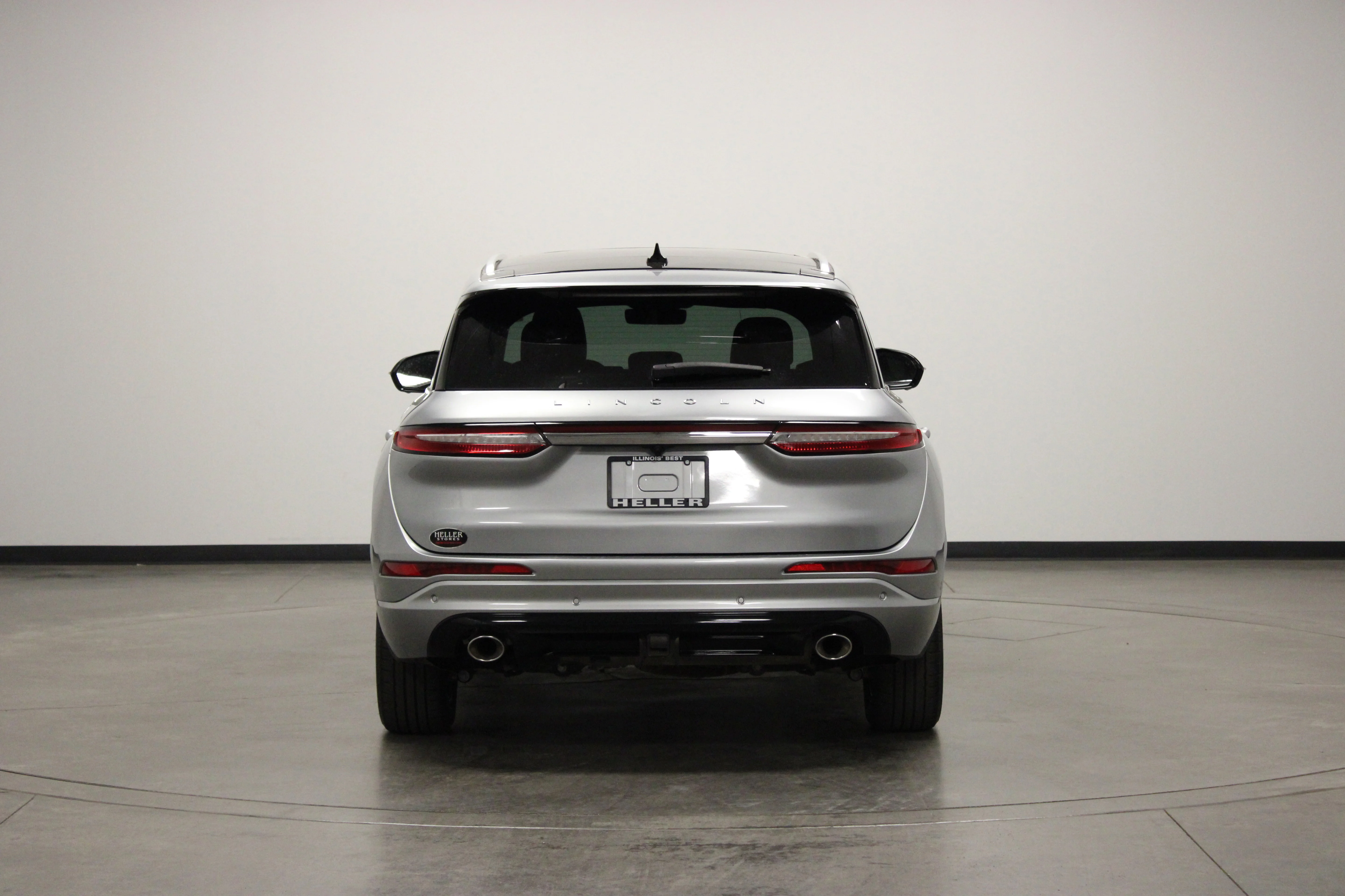 Used 2022 Silver Radiance Metallic Clearcoat Lincoln Grand Touring image 7