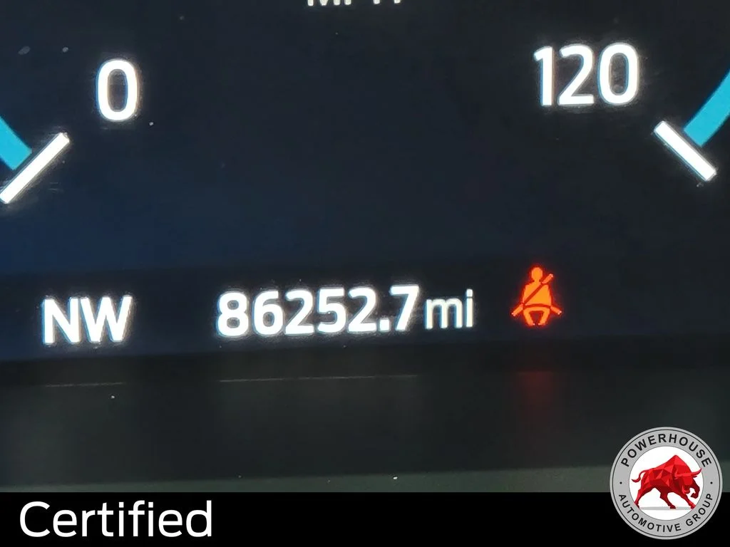 Used 2022 White Ford Lariat image 34