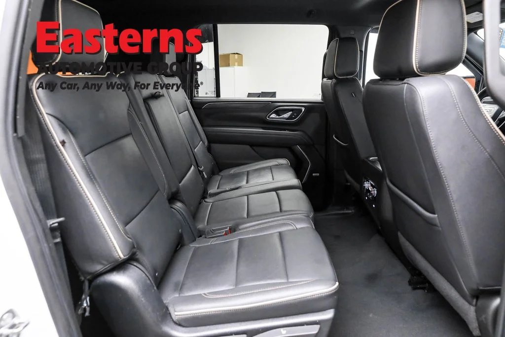 Used 2023 White GMC SLT image 25