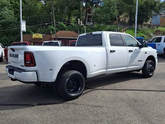 New 2026 Bright White Clear-Coat Exterior Paint RAM Big Horn image 4