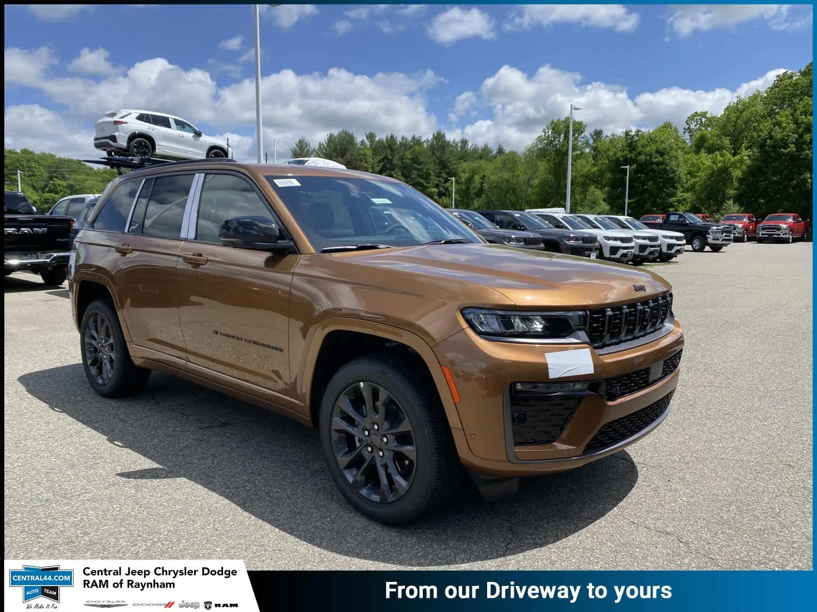 2026 Jeep Grand Cherokee Limited Reserve 4x4's photo