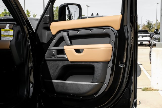 New 2026 Santorini Black Land Rover X-Dynamic SE image 46