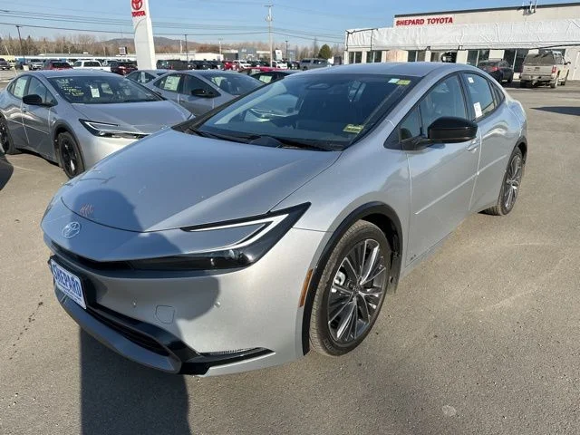 New 2026 Cutting Edge Toyota XLE AWD image 3