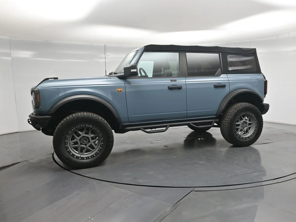 Used 2021 Blue Ford Badlands image 27