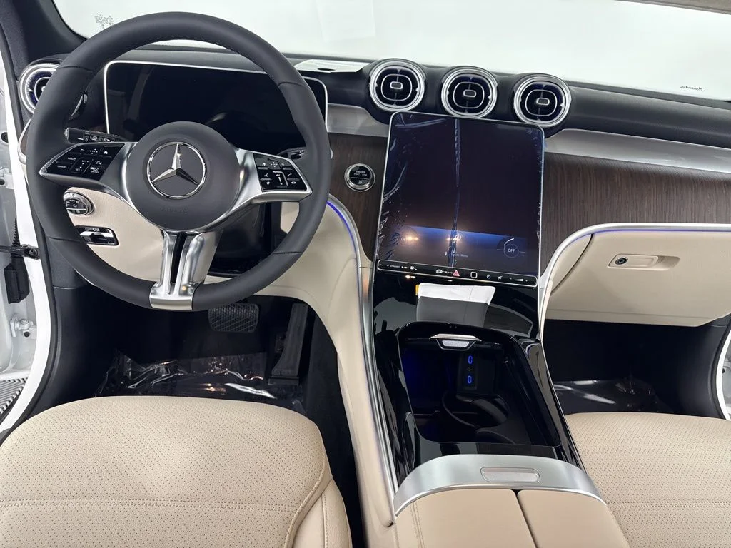 New 2026 White Mercedes-Benz GLC 300 image 28