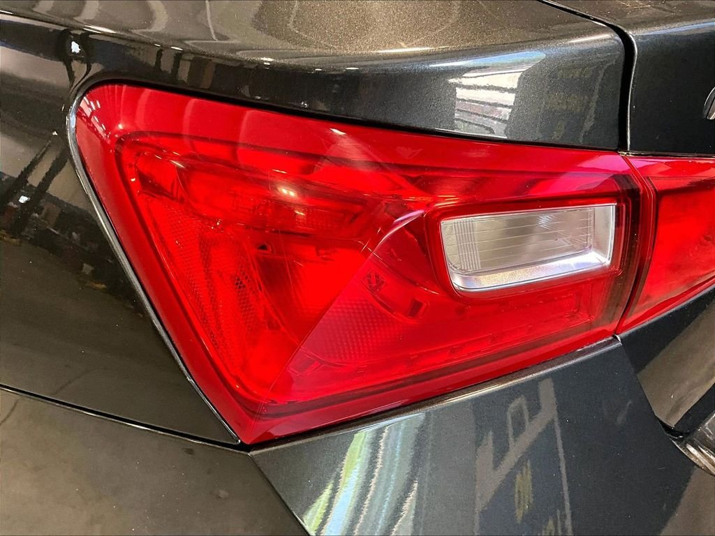Used 2018 Gray Chevrolet LT image 34