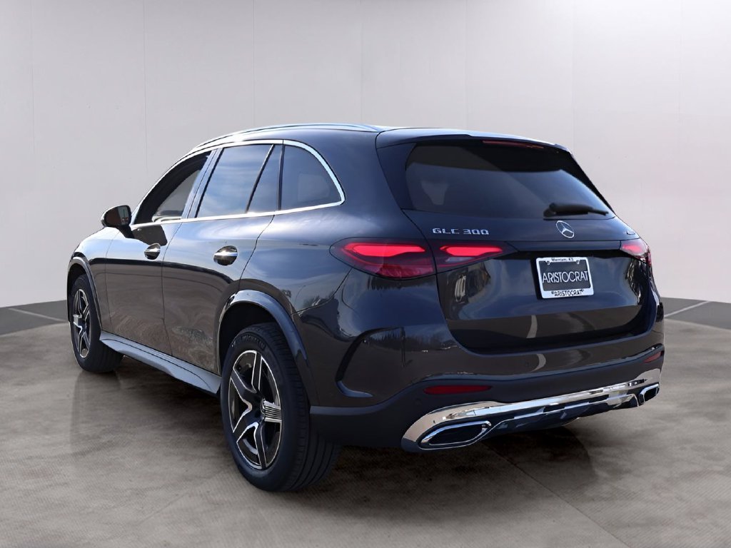 Used 2026 Graphite Grey Metallic Mercedes-Benz GLC 300 image 5