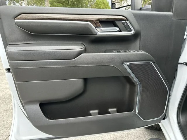 Used 2024 White GMC SLE image 13