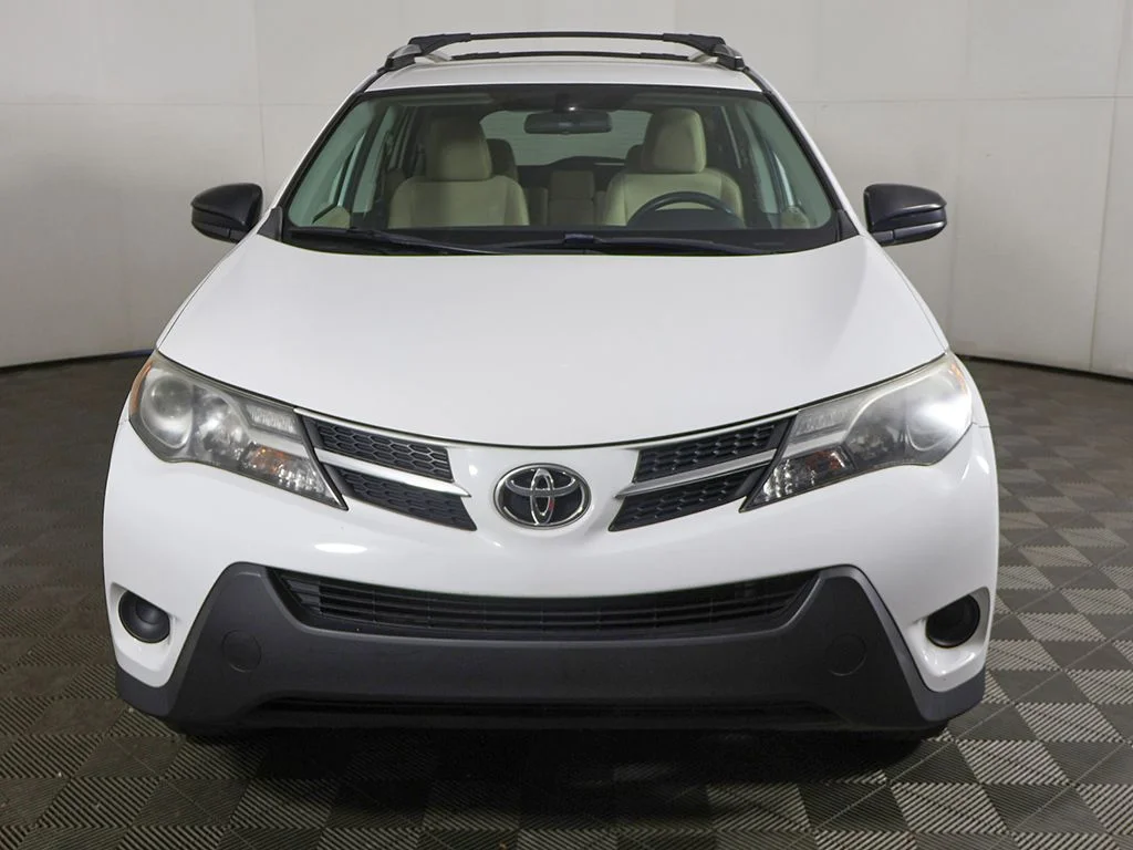 Used 2013 White Toyota LE image 8