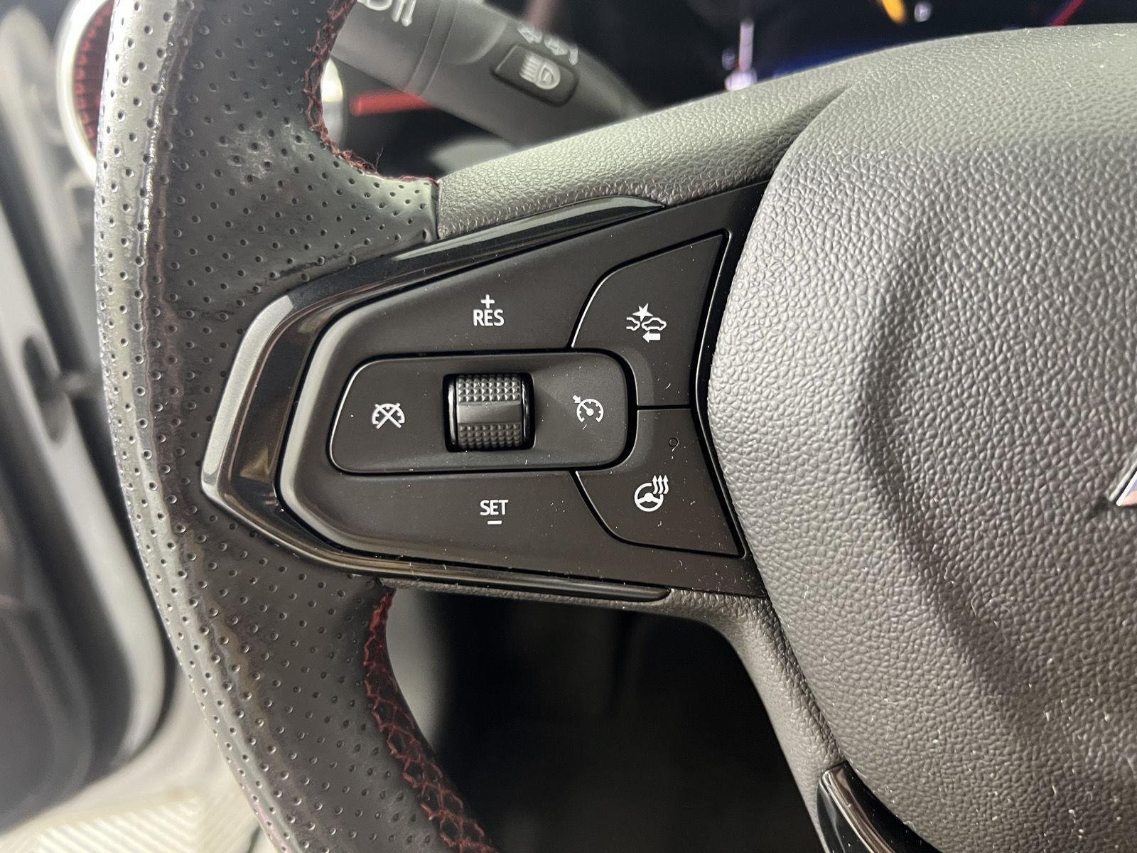 Used 2024 Summit White Chevrolet 2RS image 16