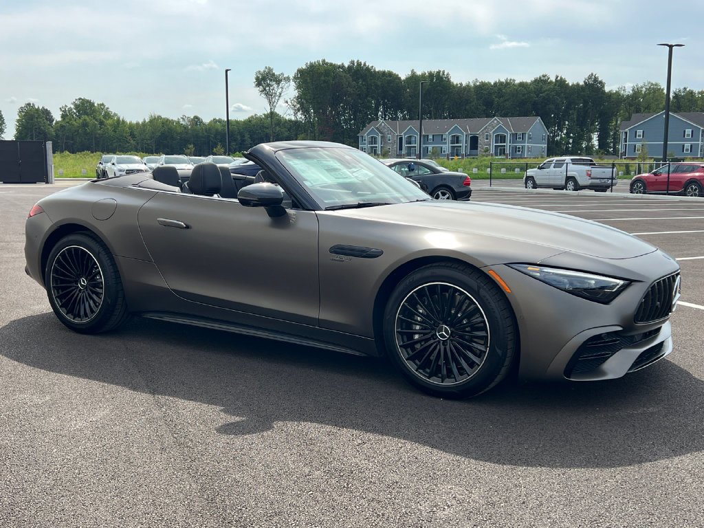 New 2027 Monza Grey Magno Mercedes-Benz AMG® SL 43 Roadster image 34