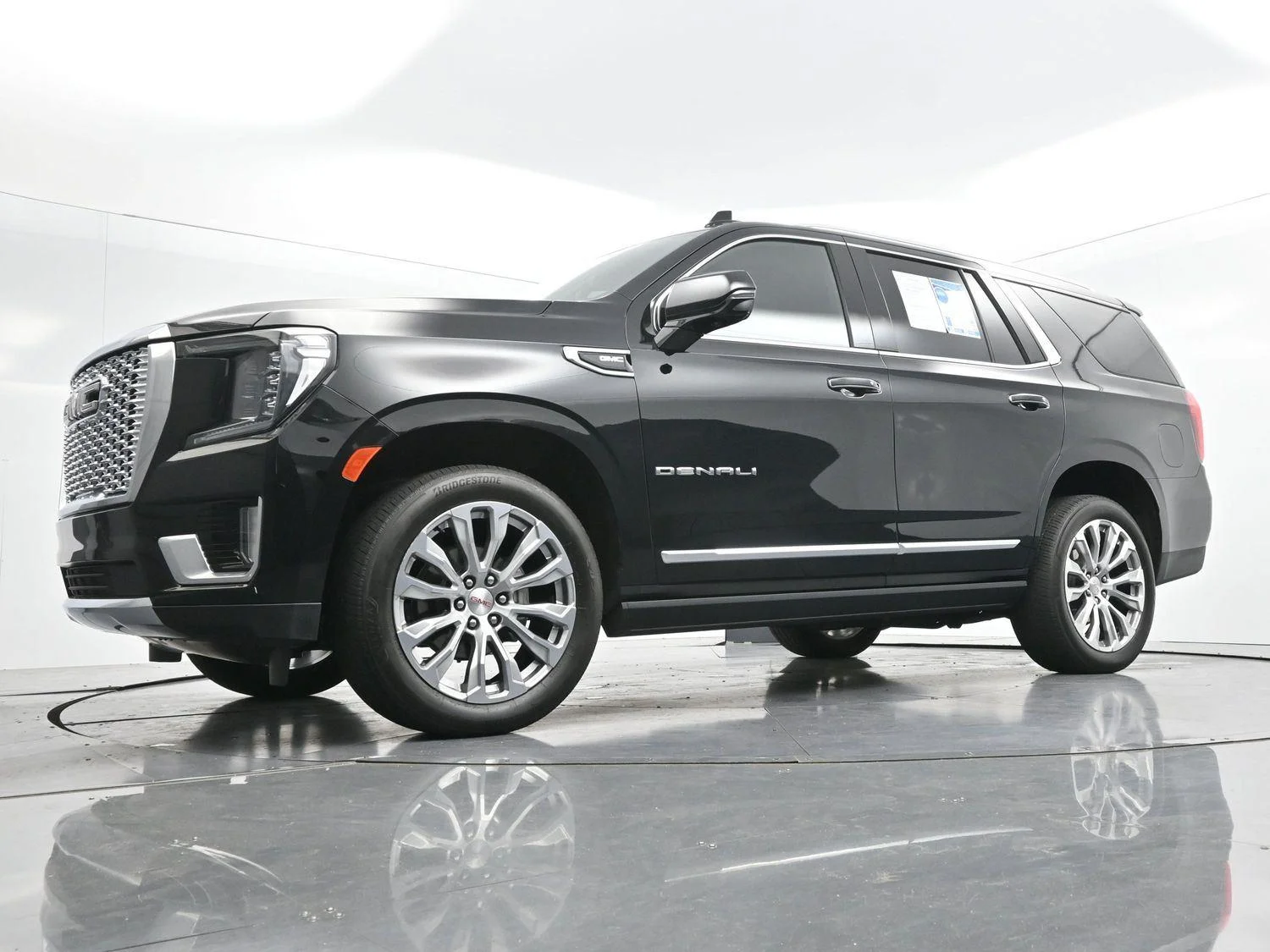 Used 2024 Onyx Black GMC Denali image 53