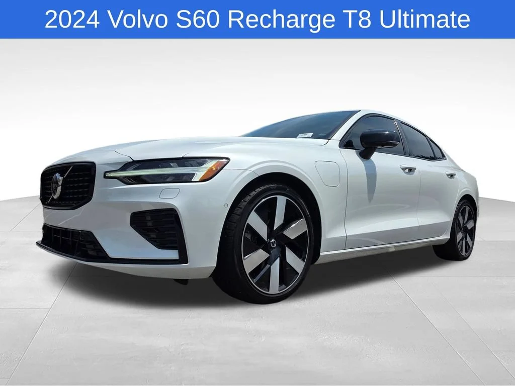 Used 2024 White Volvo T8 Ultimate Dark Theme image 10