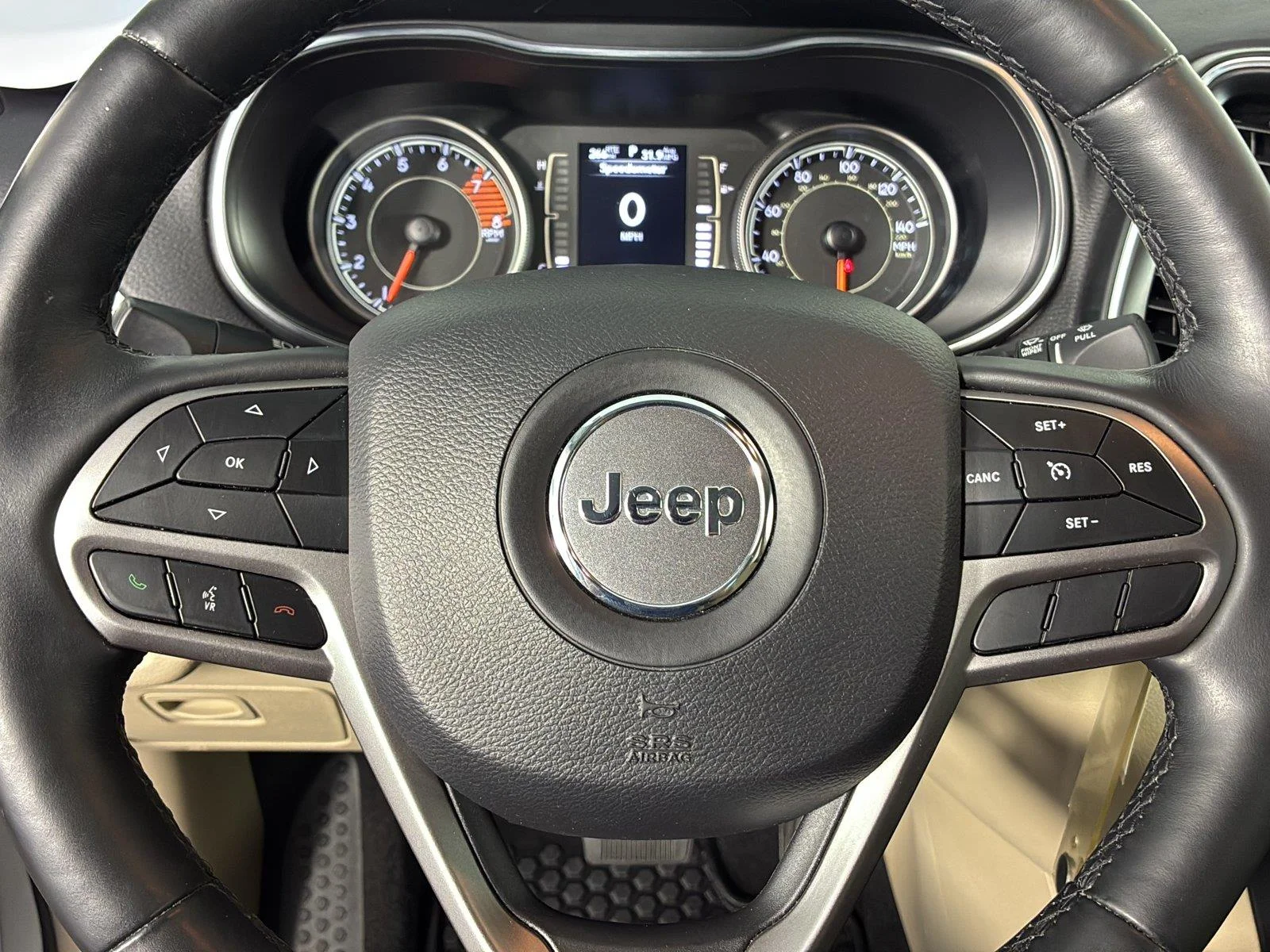 Used 2019 Bright White Clearcoat Jeep Latitude image 33