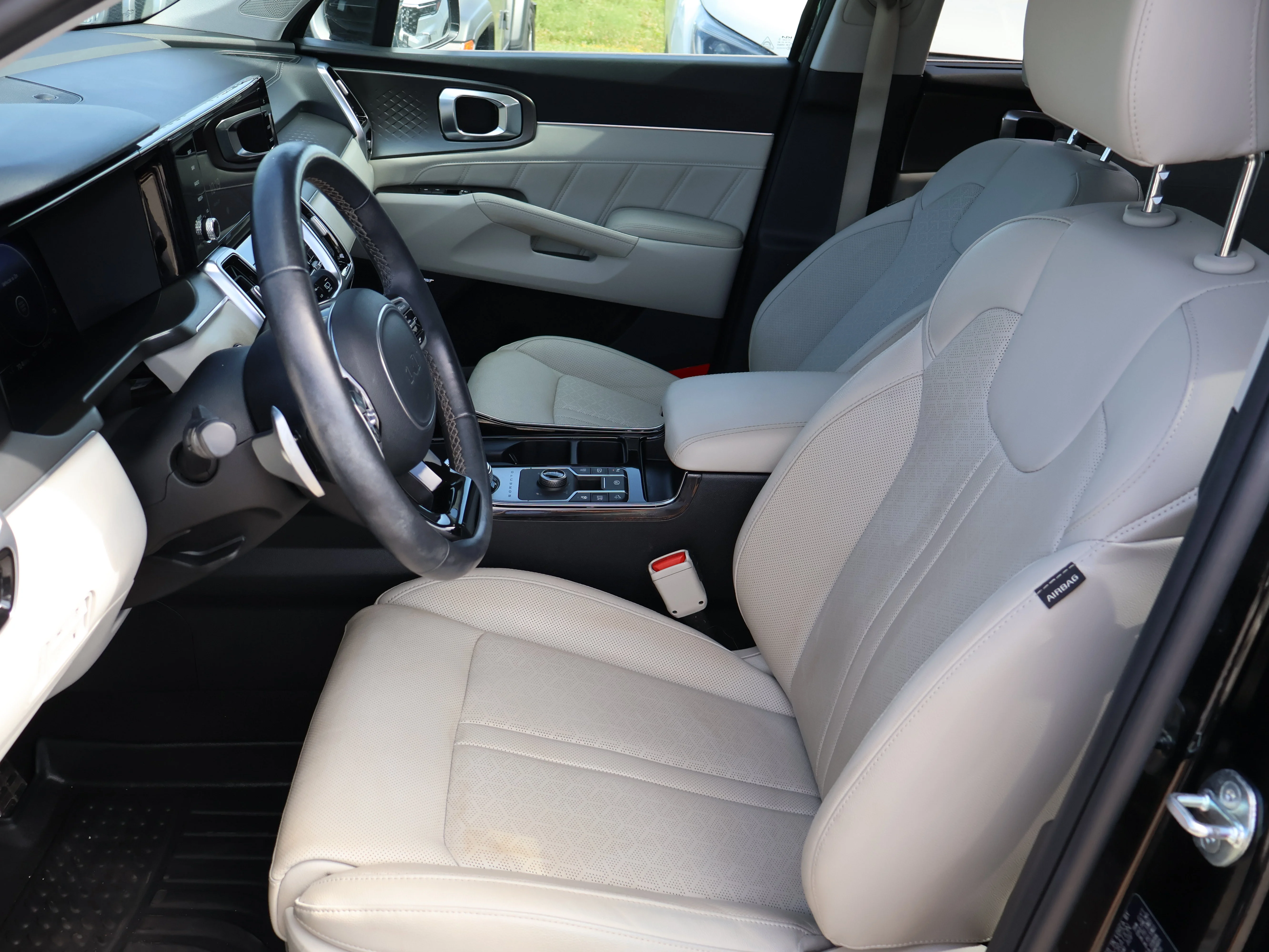 Used 2023 Aurora Black Kia SX Prestige image 27