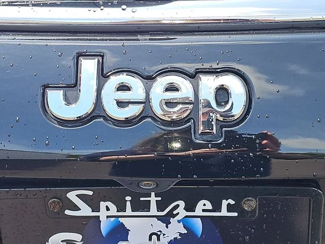 Used 2019 Black Jeep Latitude image 34