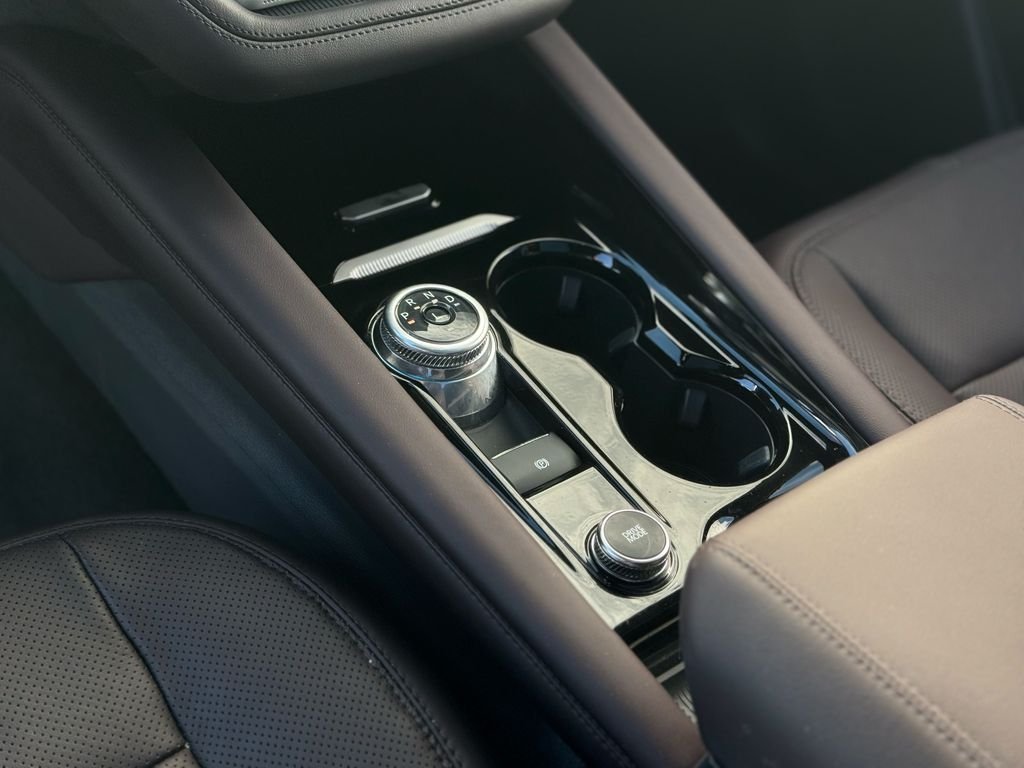 2025 Ford Explorer Platinum - Photo 10