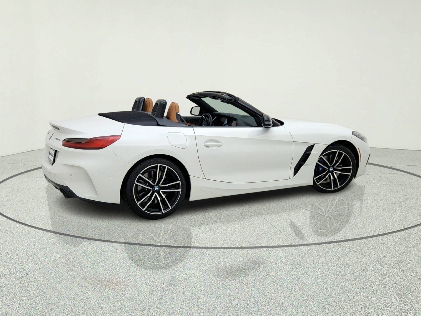 Used 2023 Alpine White BMW sDrive30i image 8