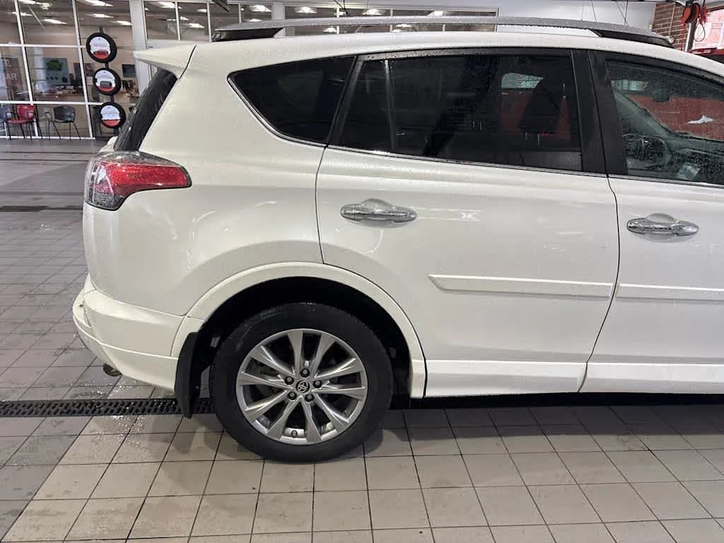 Used 2017 Blizzard Pearl Toyota Platinum image 9