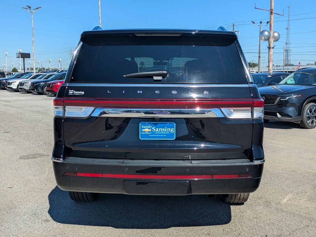Used 2023 Black Lincoln Reserve image 4