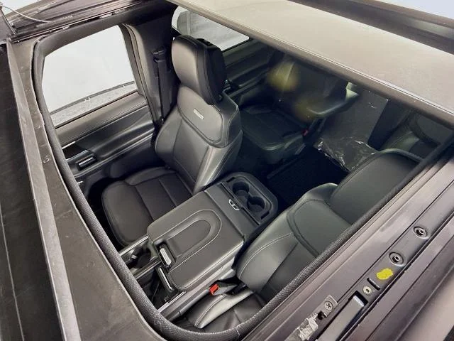 New 2026 Dark Matter Gray Metallic Ford MAX Platinum® image 58