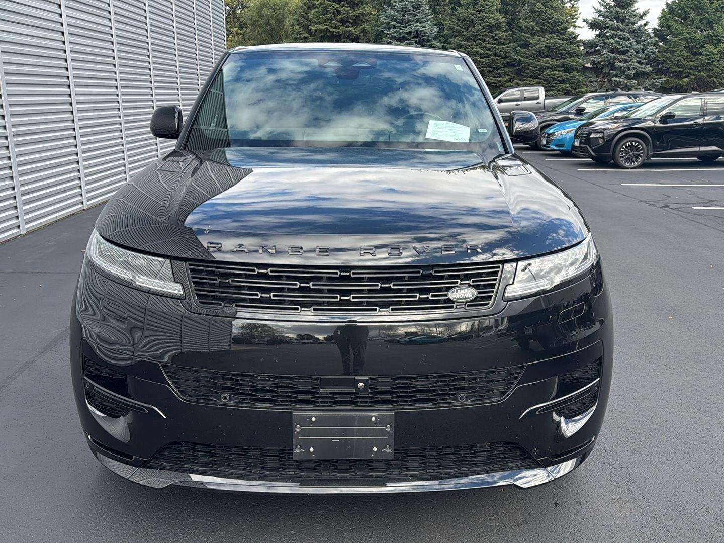 Certified Used 2024 Santorini Black Metallic Land Rover Dynamic SE image 3
