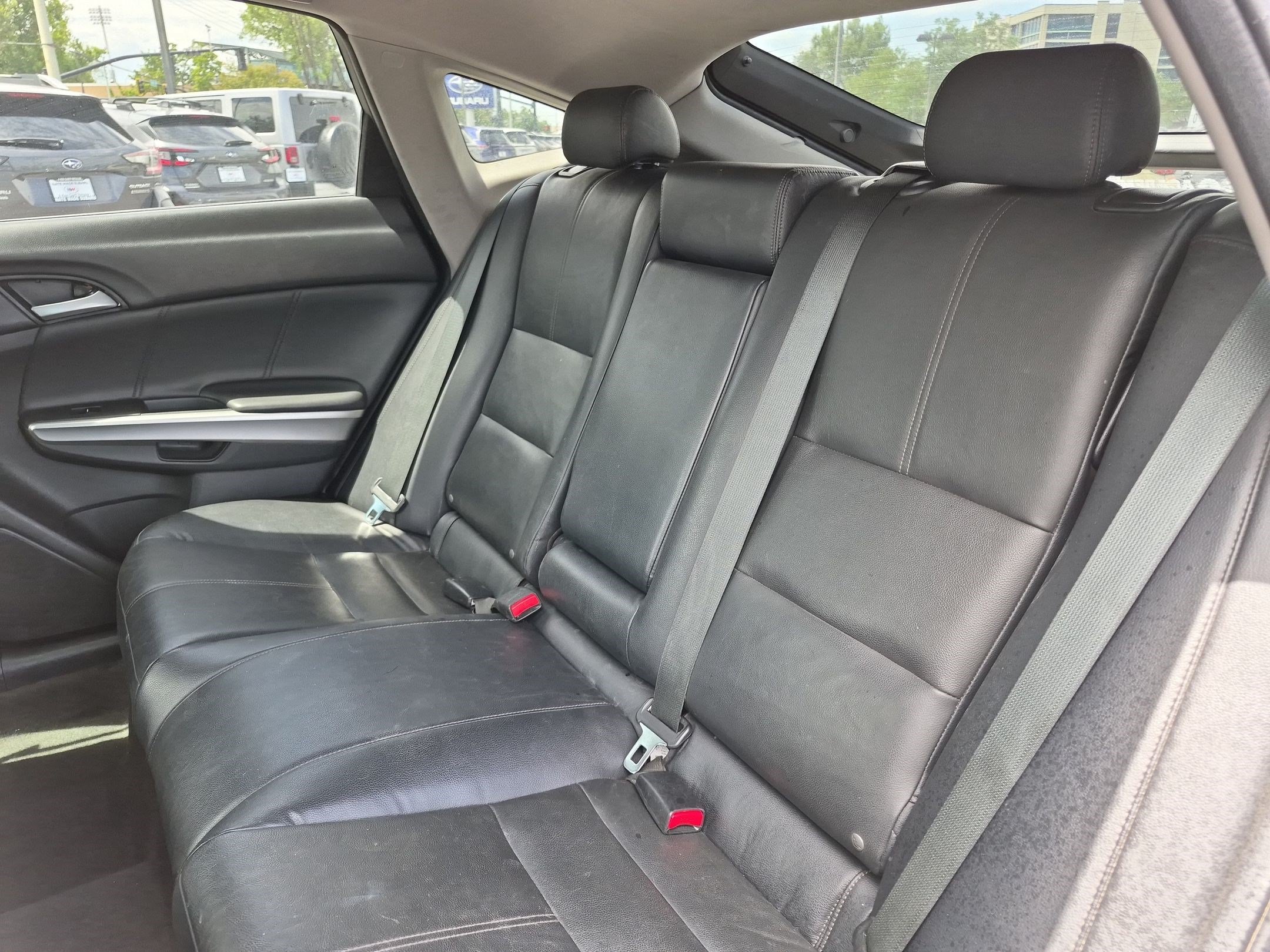 Used 2014 Silver Honda EX-L image 28