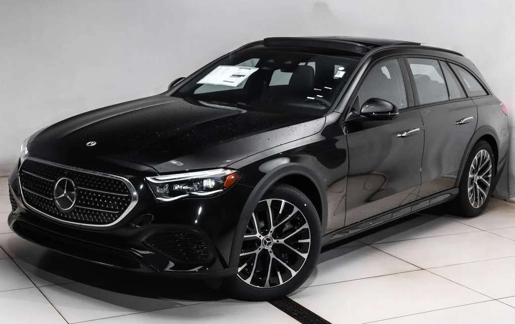 2026 Mercedes-Benz E-Class E450 4MATIC All-Terrain's photo