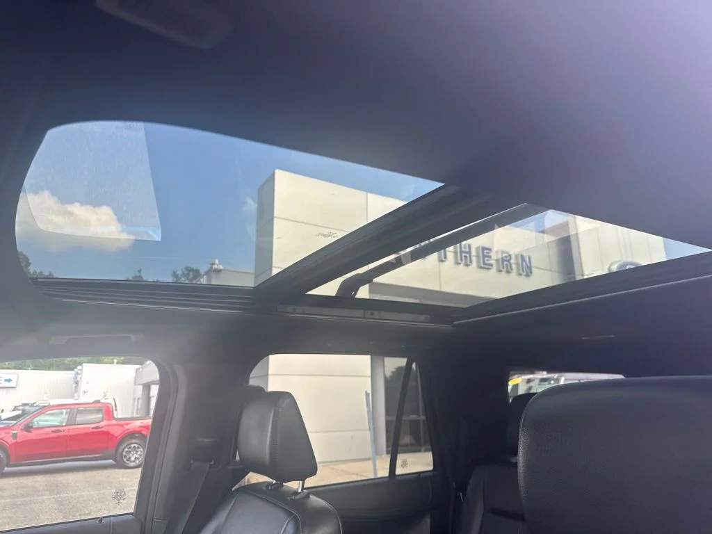 Used 2021 White Ford XLT image 19