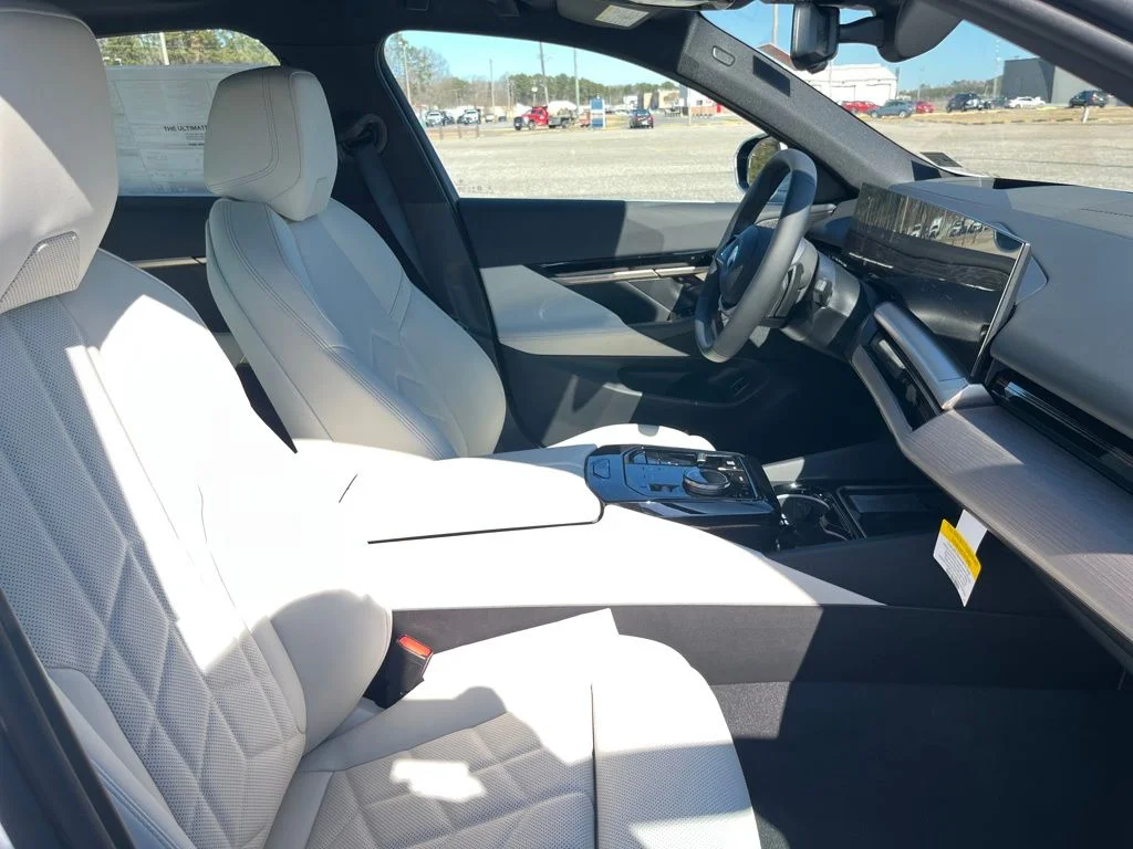 Certified Used 2026 White BMW 530i xDrive image 32