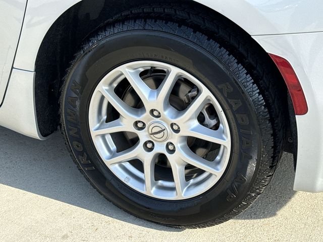Used 2023 Silver Chrysler Touring L image 11