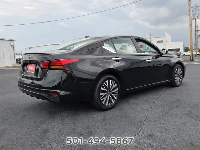 Used 2025 Black Nissan 2.5 SV image 5