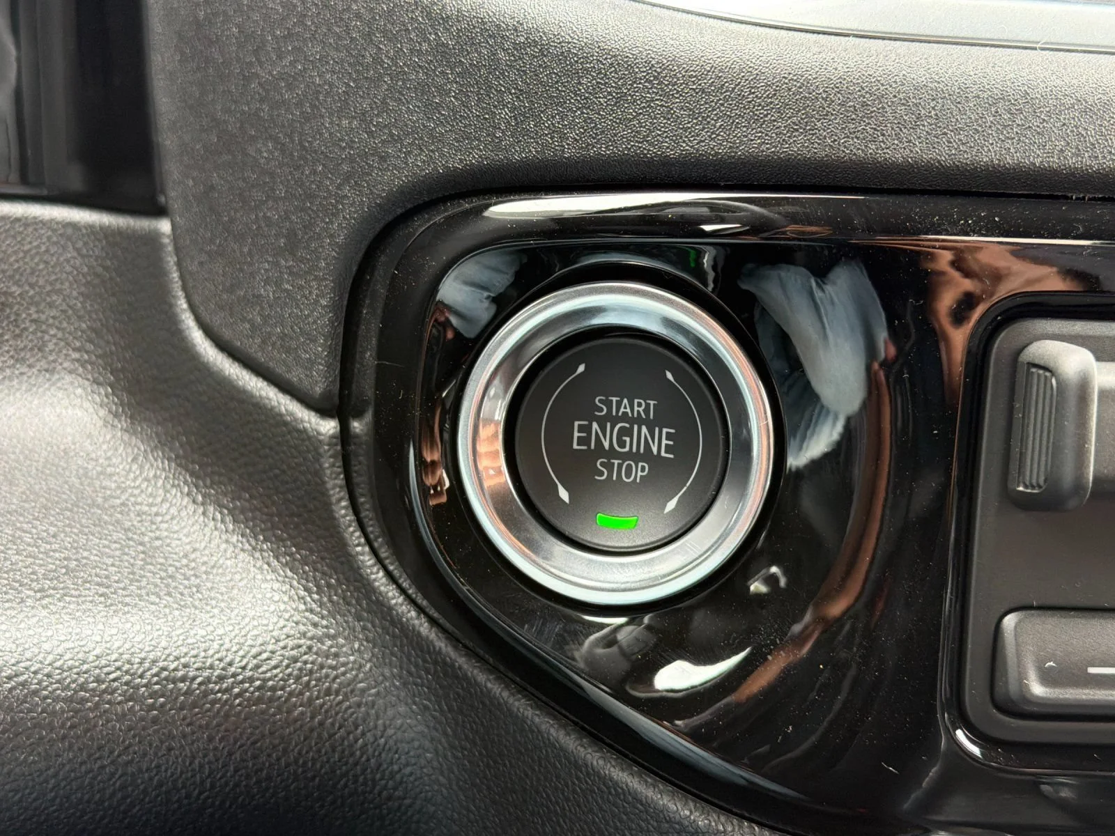 2026 GMC Sierra 1500 SLT - Photo 21