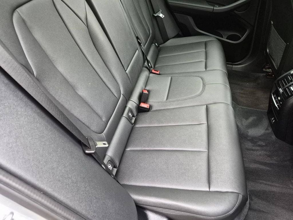 Used 2020 Silver BMW xDrive30i image 28