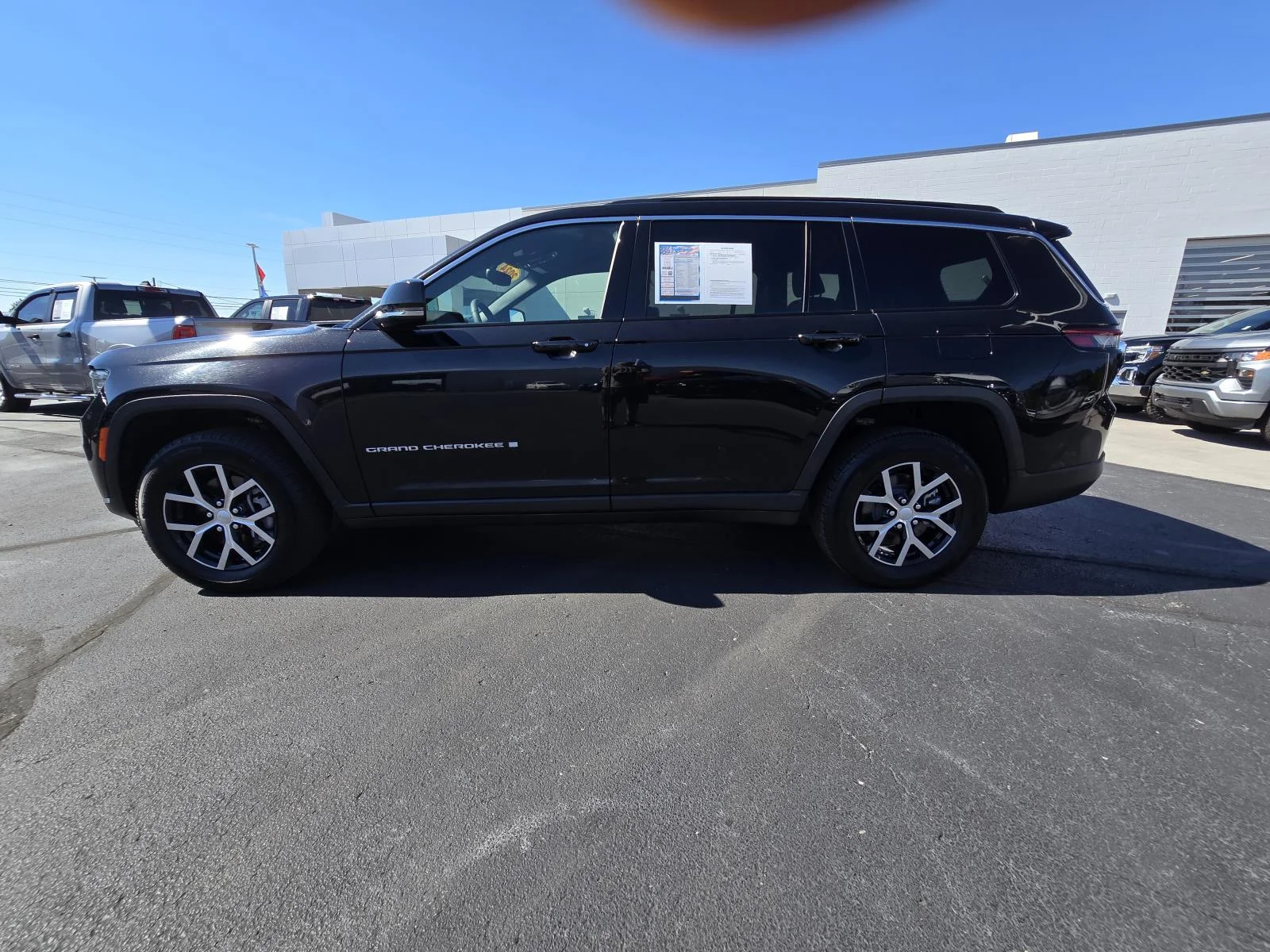 Used 2024 Black Jeep Limited 4x4 image 4