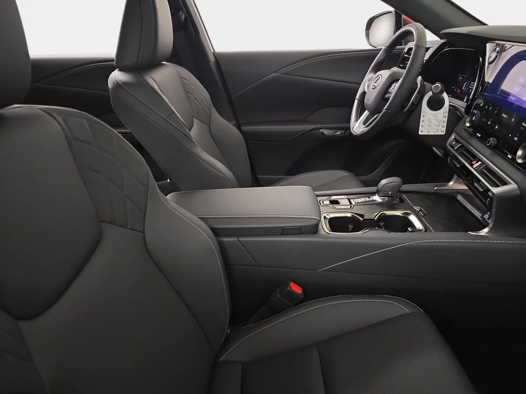New 2026 Matador Red Mica Lexus PREMIUM image 9