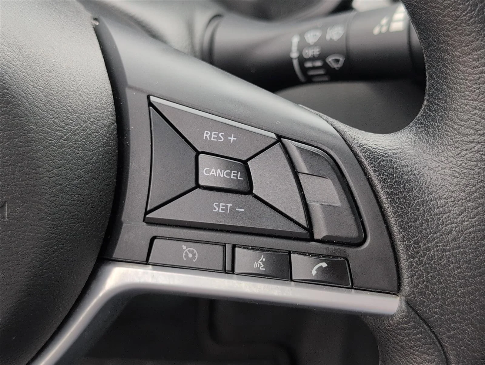 Used 2025 Gun Metallic Nissan SV image 24